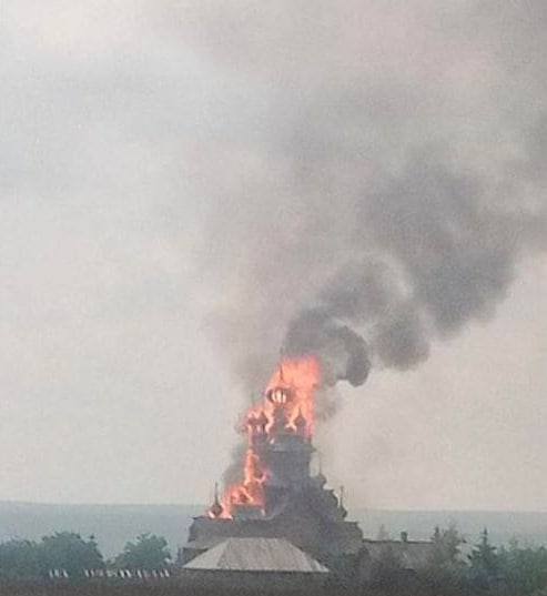 Wooden church of Sviatohirsk Lavra caught fire