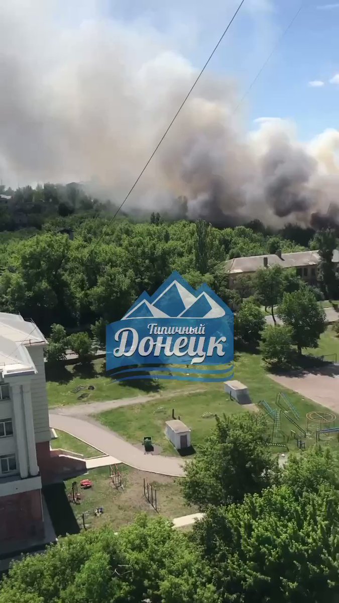 Fire after shelling at Kuibyshevsky district of Donetsk. Projectile reportedly launched from Kiyvsky district of Donetsk