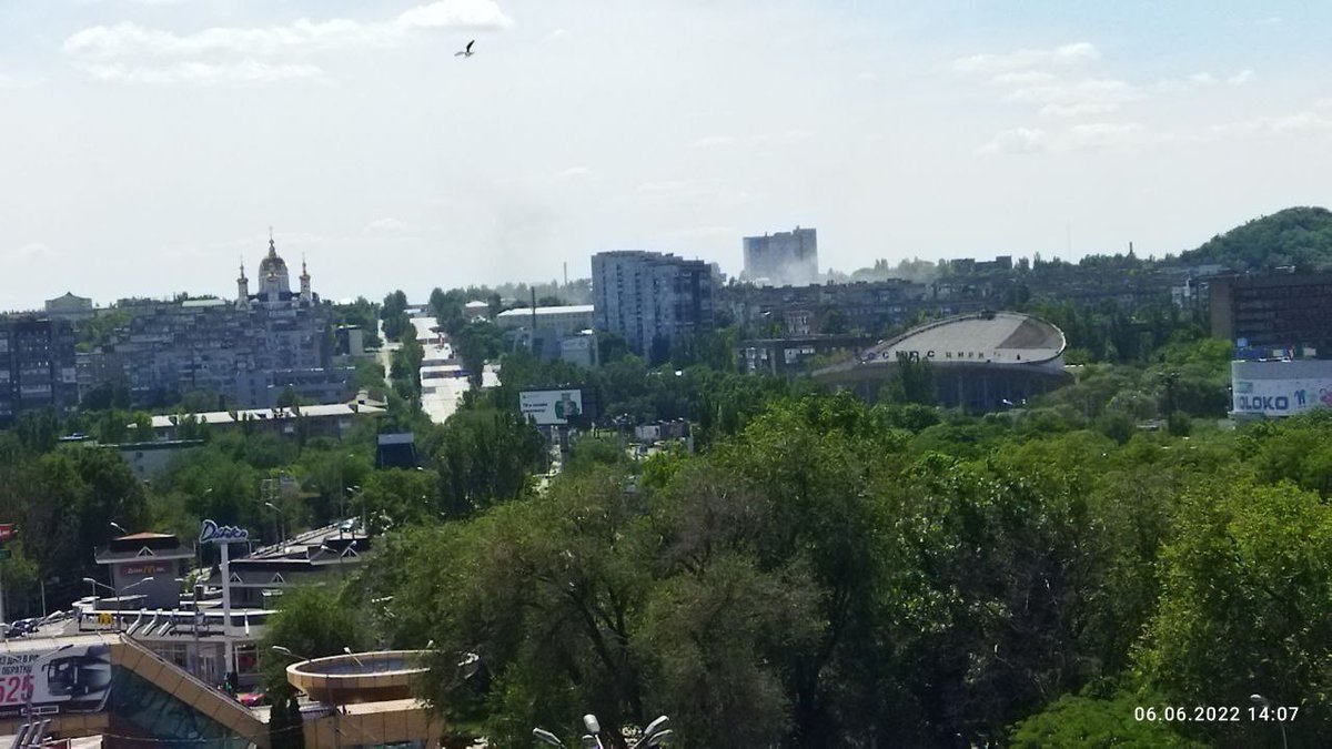 Shelling near Leninsky Avenue 23 in Donetsk