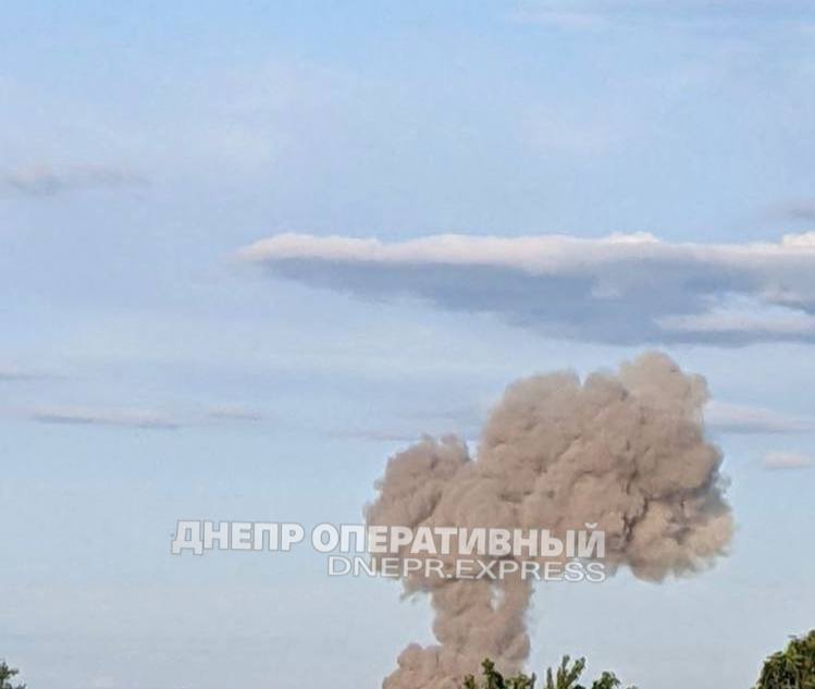 Explosions near Novomoskovsk