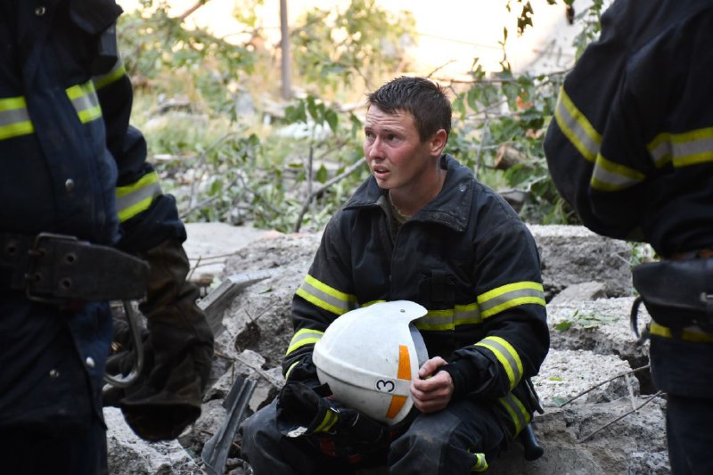 Body of 4th victim of Russian missile strike in Mykolaiv extracted from rubble