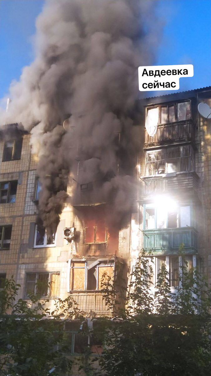 Heavy shelling targeted civilians buildings in Avdiivka today