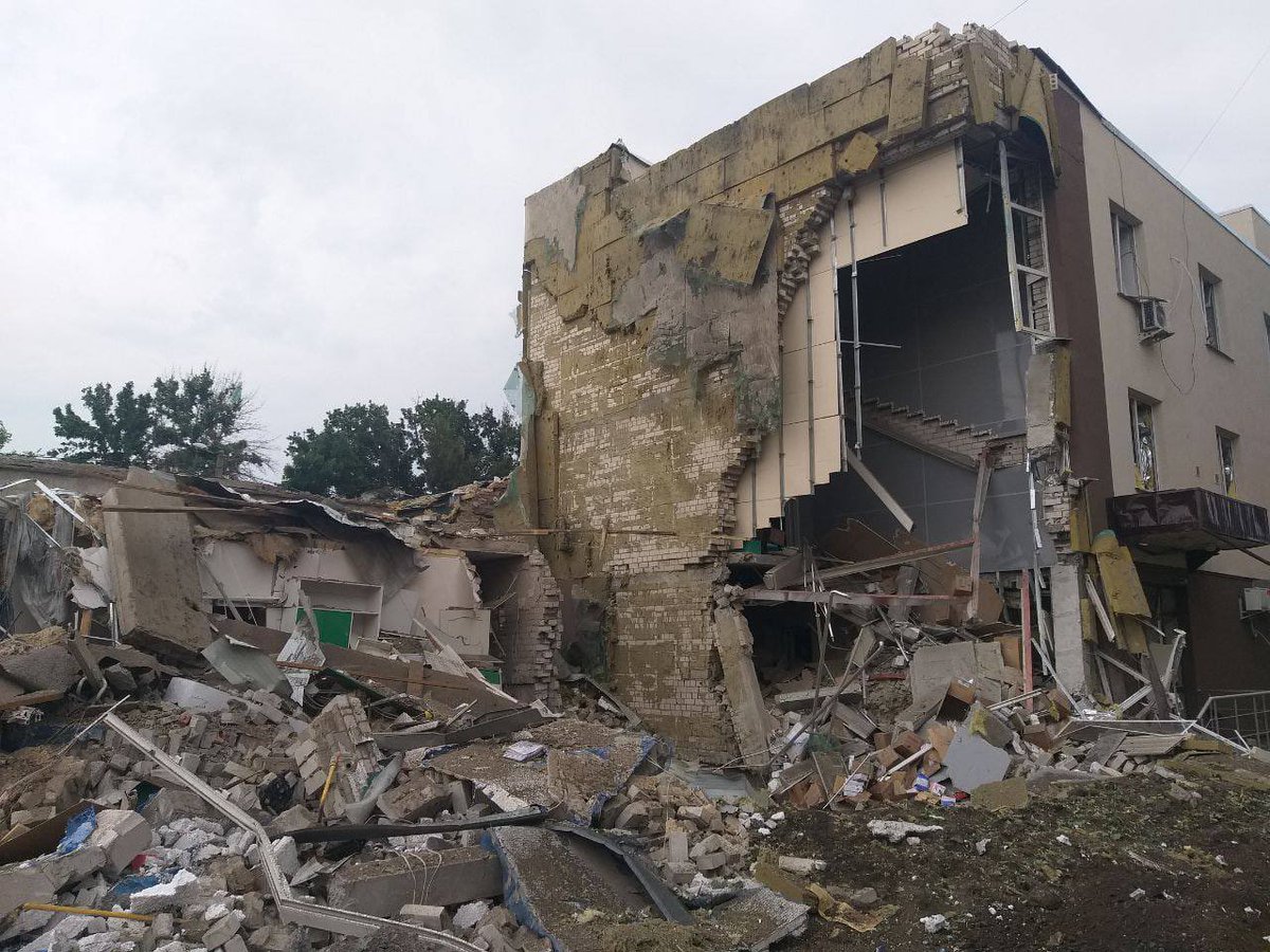 Russian army destroyed one of the biggest hospitals in Mykolaiv in overnight shelling