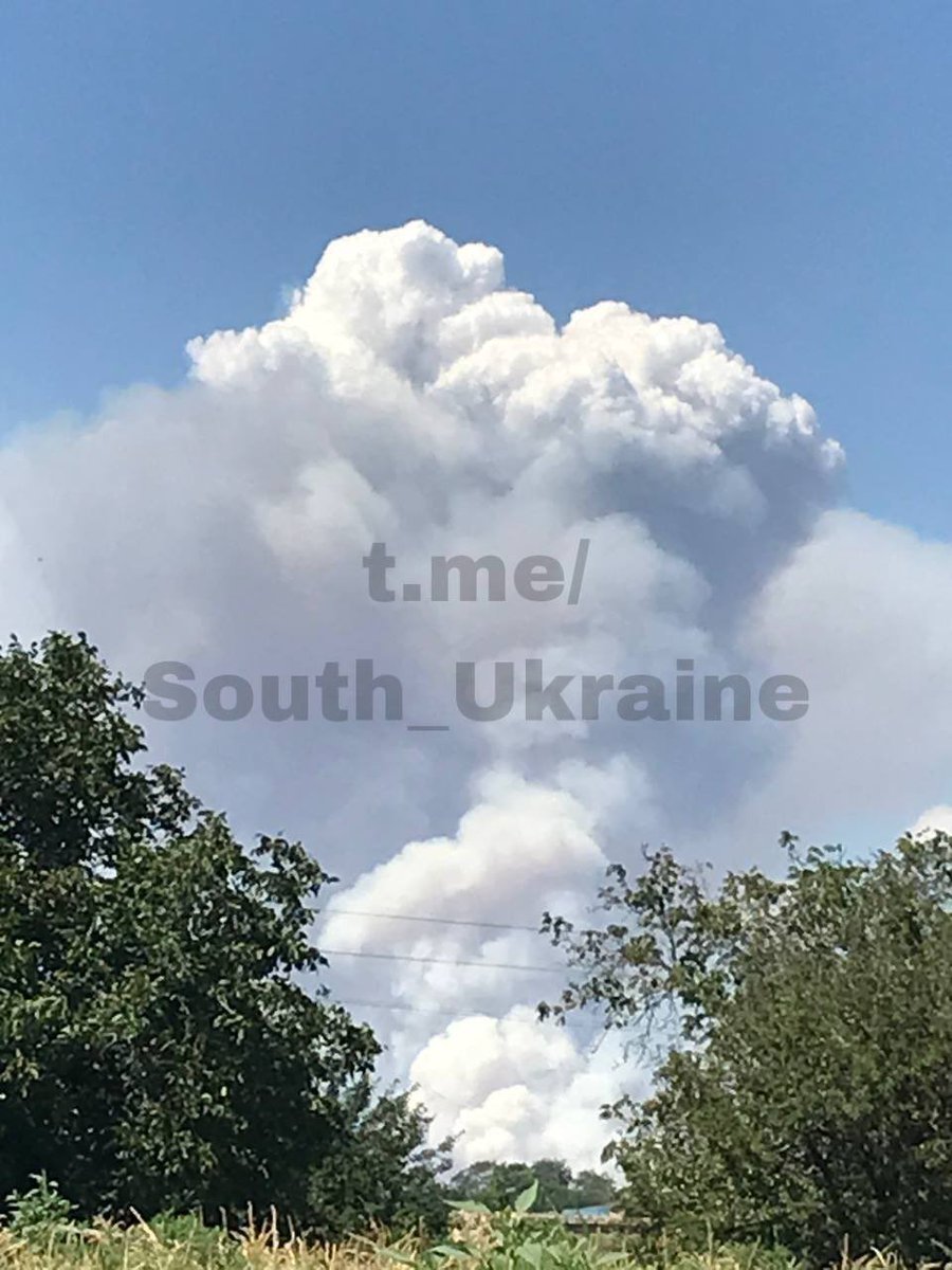 Big fire near Topolivka in Kherson region