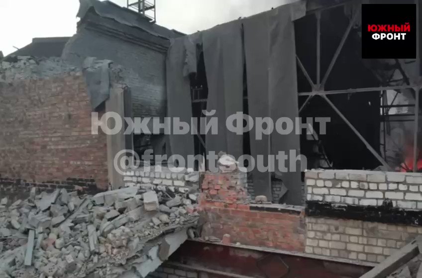 Damage at Russian base at the plant in Nova Kakhovka after missile strike