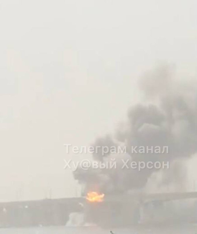 Projectile hit at Antonivsky bridge over Dnipro river in Kherson