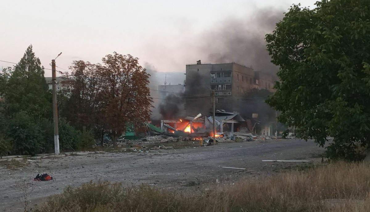 Russian base destroyed in a missile strike in Snihurivka