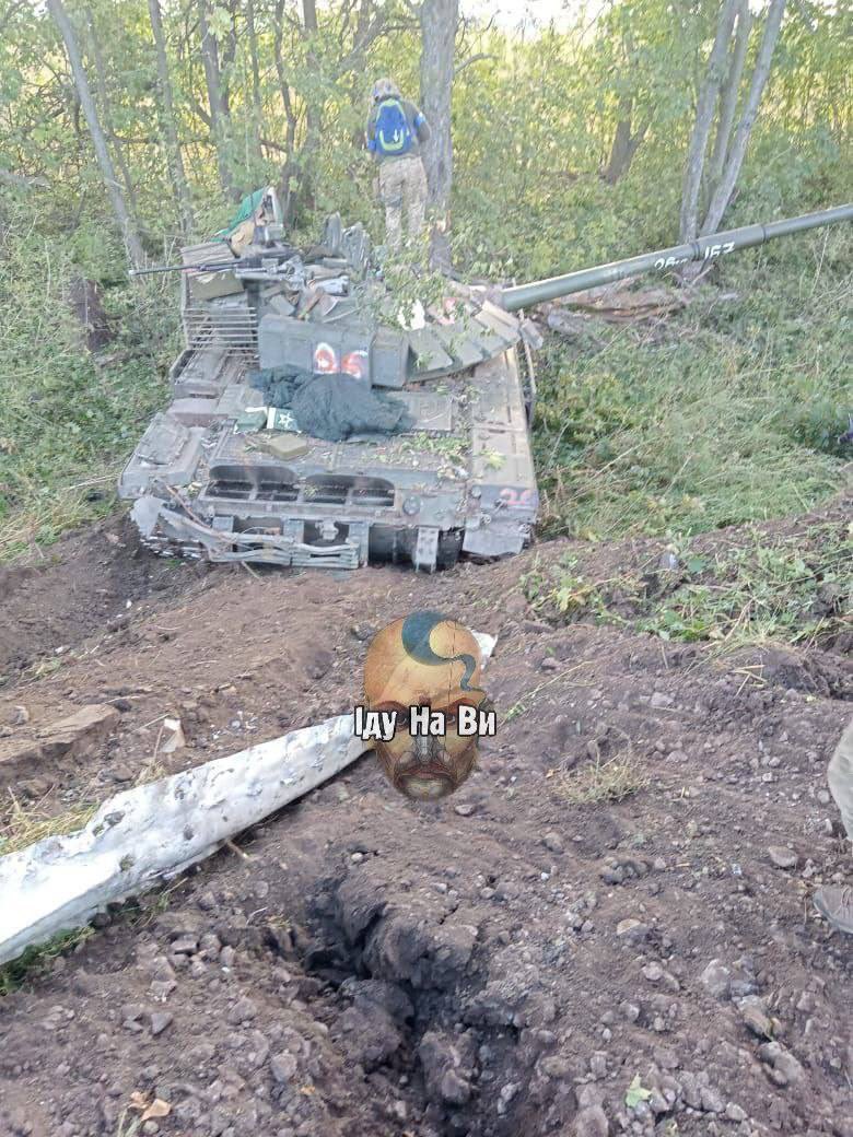 Ukrainian forces pushed the enemy back in the Kharkiv oblast, capturing a Russian MBT t72b3 obr. 2016. The crew was killed