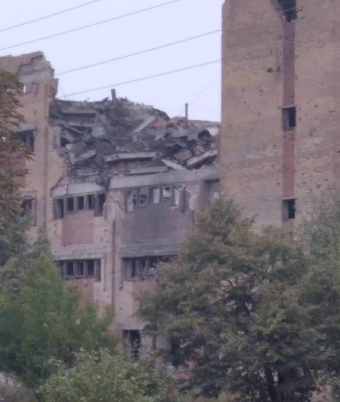 Missile strike destroyed a building in Debaltseve
