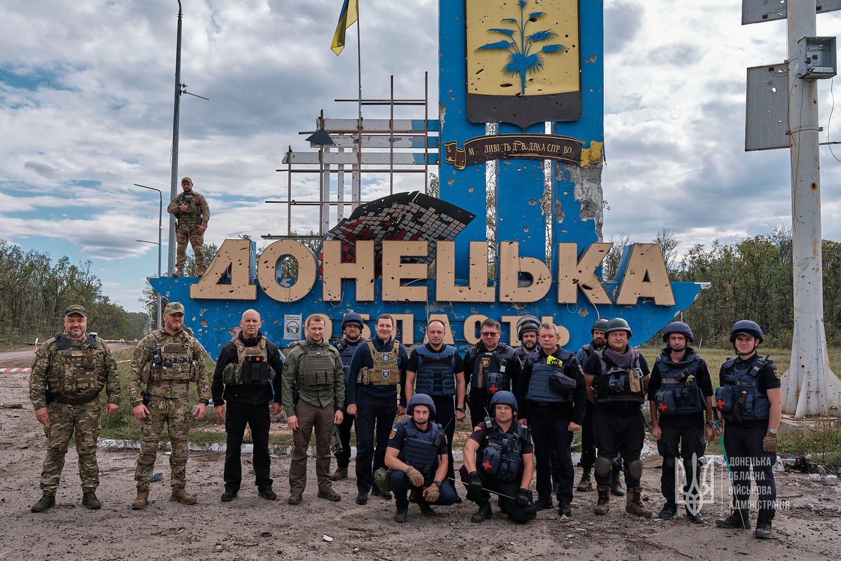 Ukrainian flag raised on the administrative border of Kharkiv and Donetsk regions