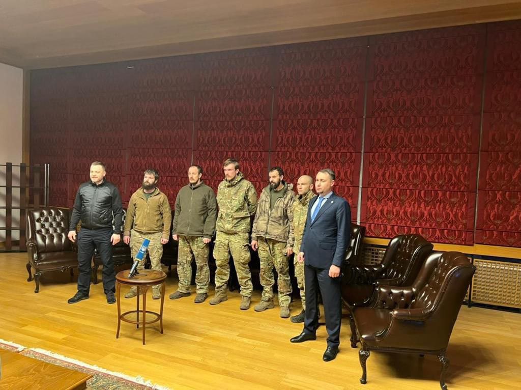 Commanders Denis Redis Prokopenko, Svyatoslav Kalyna Palamar, Serhii Volyna Volynskyi were released from Russian captivity