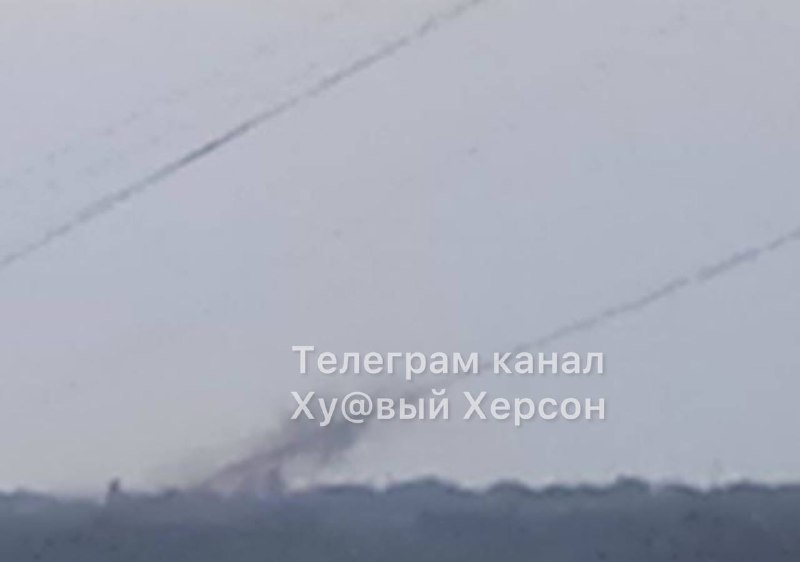 Explosions after missile strikes in Kherson
