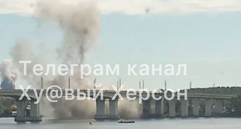 Shelling hit at Antonivsky bridge near Kherson