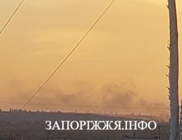 Fire in suburbs of Zaporizhzhia after another missile strike, air defense reportedly shot down 3 missiles