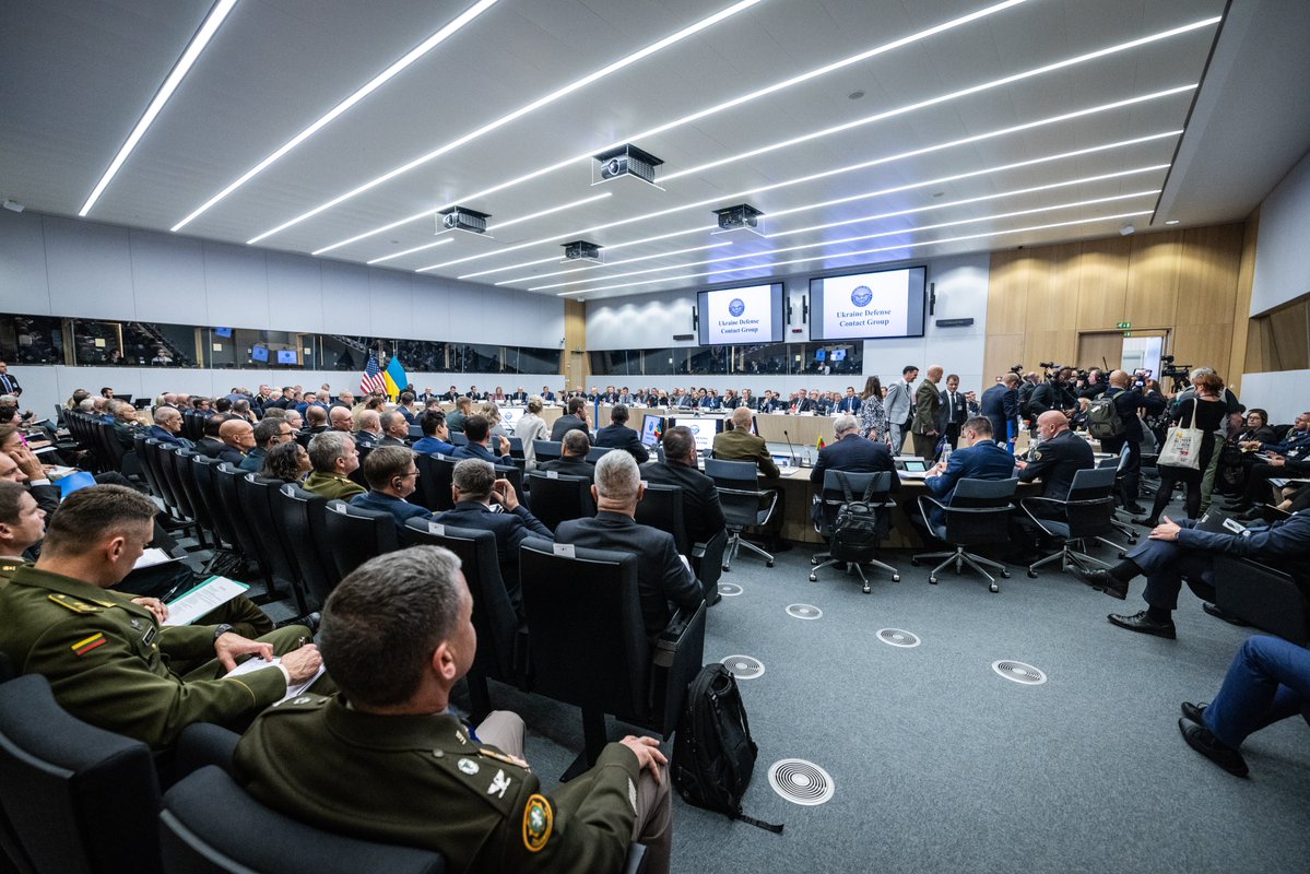 German Ministry of Defense: Meeting of Ramstein-Format at a special time: Russian missile attacks and partial mobilisation, sham referenda, Ukrainian counter-offensive. We coordinate our ongoing support. In the next few weeks, more PzH2000 and MARSII will be handed over to Ukraine