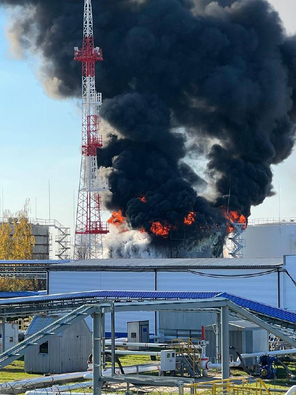 Fire at oil depot in Belgorod region, authorities blame a shelling from Ukraine