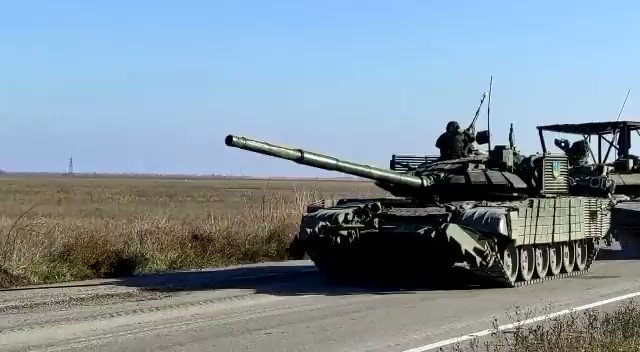 Soldiers of Ukrainian 28th Mechanized Brigade captured a Russian T-90 tank in Kherson Oblast