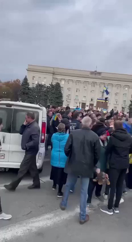 First Ukrainian soldiers reached central square of Kherson city