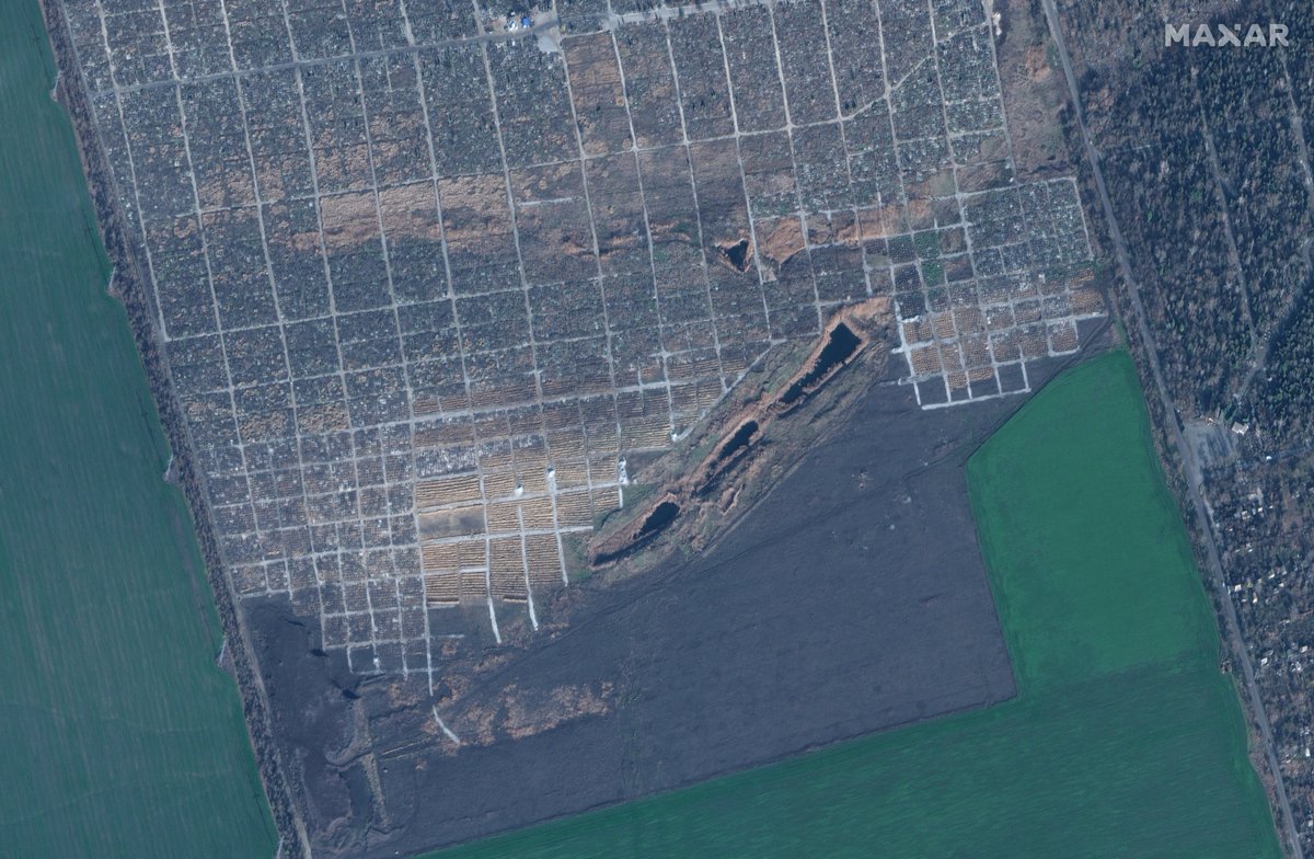 Large number of new graves and freshly dug grave rows added to Mariupol's Starokrymske Cemetery seen in November 30 satellite imagery