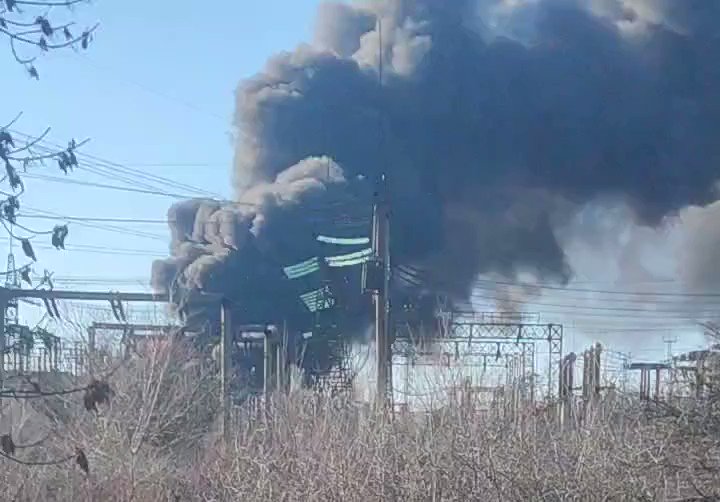 Big fire at substation in Makiivka