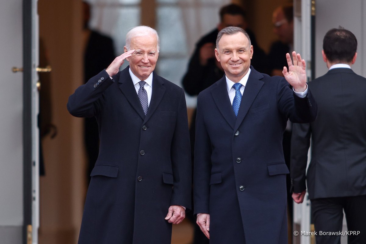 Presidents @AndrzejDuda and @POTUS at the Presidential Palace in Warsaw