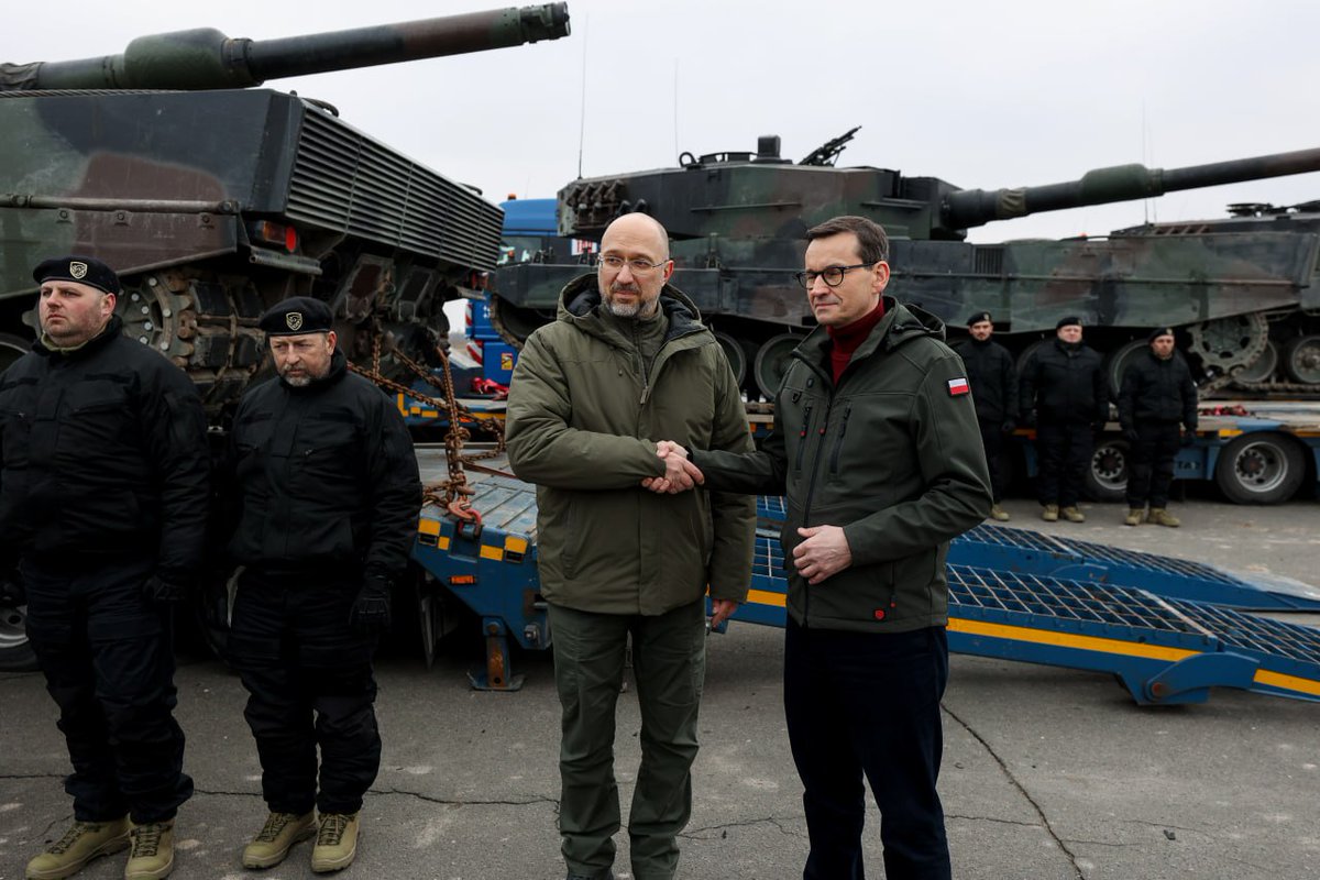 PM of Ukraine Shmygal: Leopard 2 tanks are already in Ukraine. Together with Prime Minister @MorawieckiM, we met the first tanks provided by partners. We are grateful to Poland