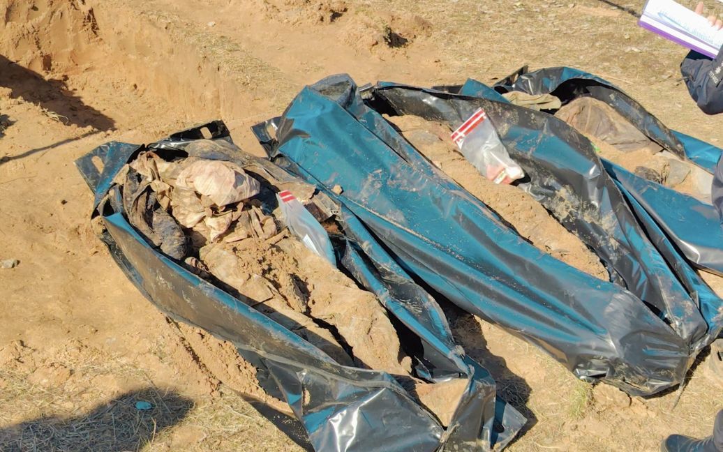 A new burial of three civilians killed by the Russians was discovered in Borodyanka, Kyiv region