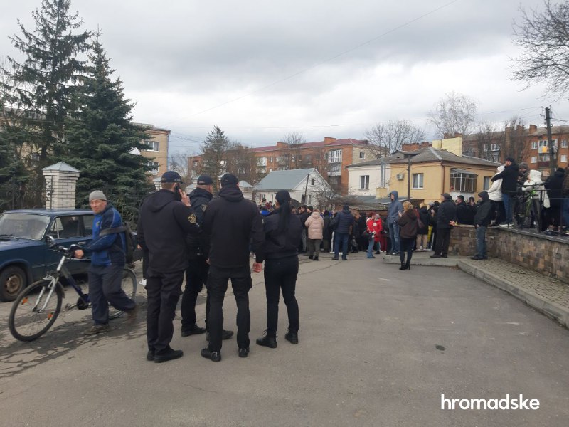 Protest in Khmelnitsky after employees of Moscow Orthodox Church have beaten a soldier at the Sunday mass