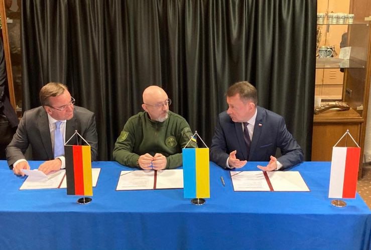 During the meeting in the Ramstein format, a meeting of the tank coalition took place: Ukraine, Poland and Germany signed a Letter of Intent to create a maintenance center for Ukrainian Leopard 2 tanks in Poland
