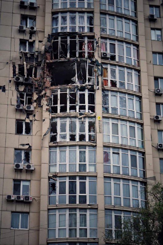 Multiple residential buildings damaged in Kyiv by drones debris. 5 people wounded