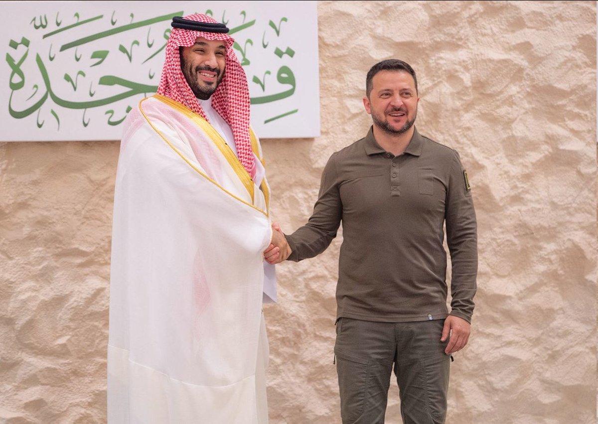 Crown Prince and Prime Minister Mohammed bin Salman received President of Ukraine Volodymyr Zelensky in Jeddah on Friday. They discussed bilateral relations and issues of common interest.