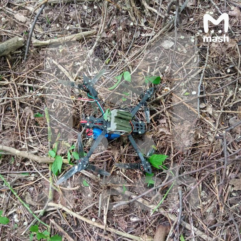 A drone has dropped an explosive device and crashed in Novaya Tavolzhanka village of Belgorod region