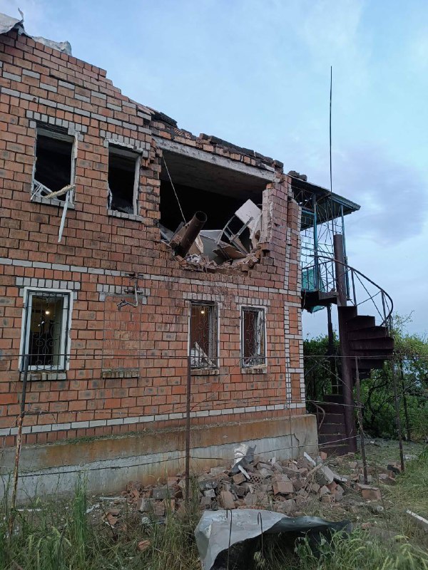 Russian drone hit a house in Marhanets yesterday evening and in the morning shelled Nikopol with artillery. No casualties