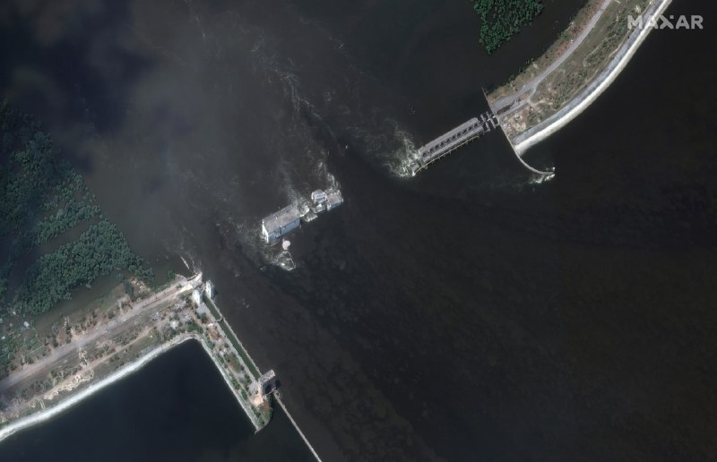 Maxar satellite images of destroyed Kakhovka dam and flooding down the stream of Dnipro river