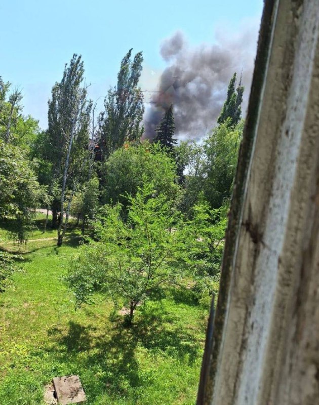 Explosions reported near Yasynuvata