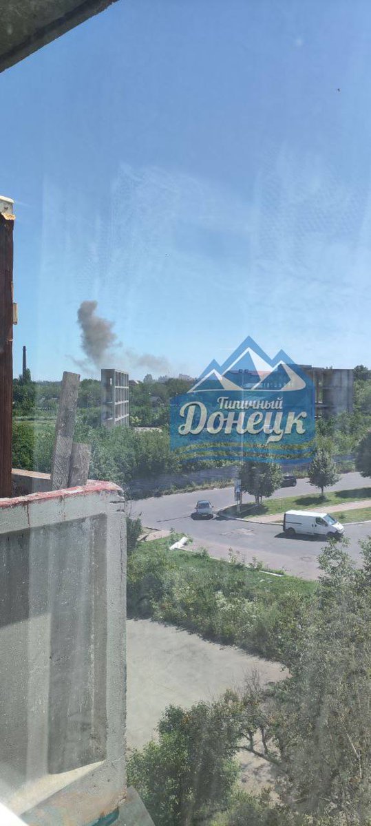 Explosions and fire were reported in the area of Topaz in Donetsk