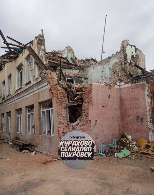 School destroyed as result of shelling in Kurakhove
