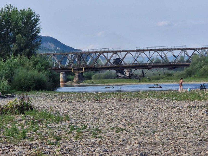 Bridge over Teresva river collapsed in Transcarpathian region