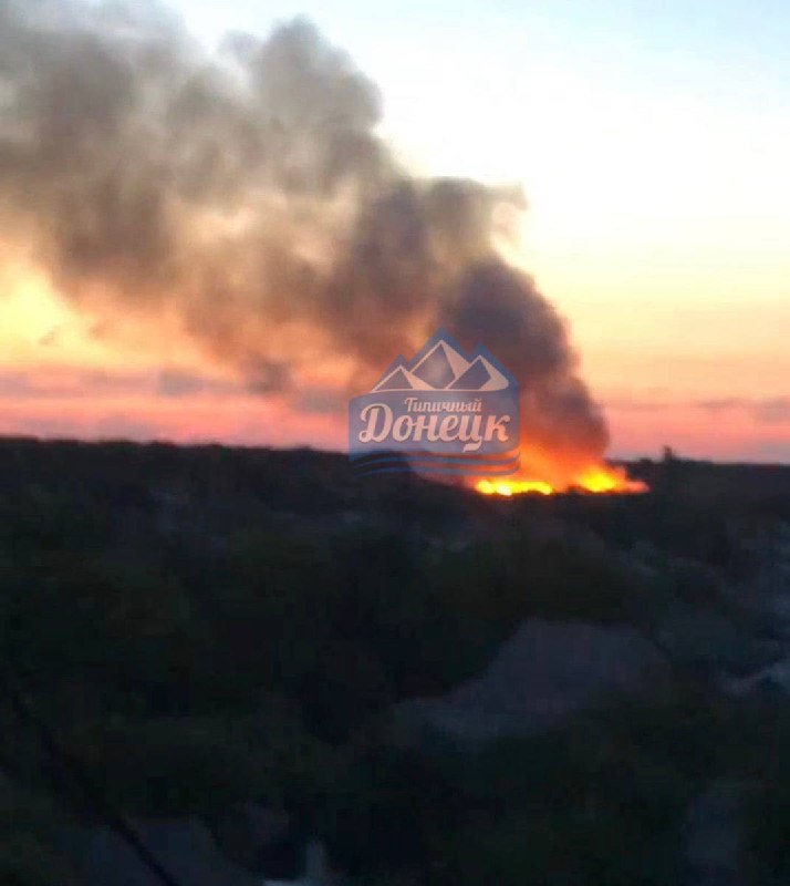 Explosions and fire were reported in Makiivka