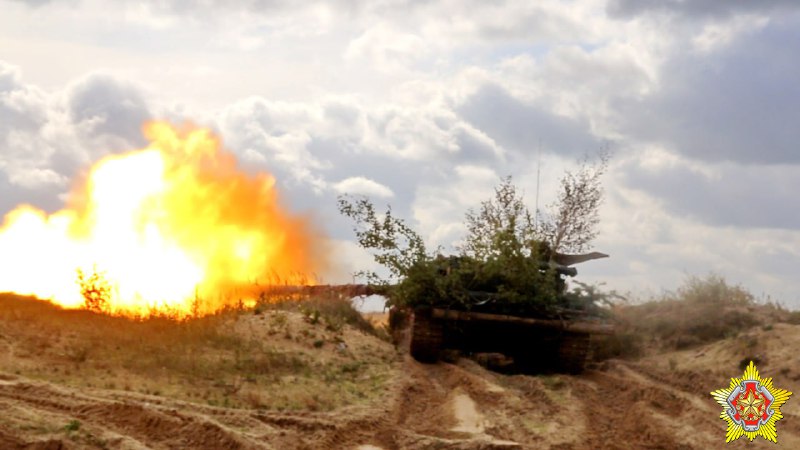 Belarusian Armed forces conducted large scale drill close to real war conditions at the western border of the country