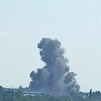 Heavy explosion after strike in Kakhovka