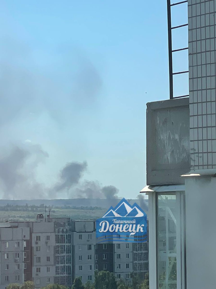Explosions were reported at Petrovsky district of Donetsk