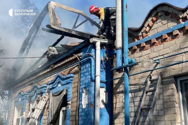 En los distritos de Polohy y Vasylivka se produjeron cinco incendios a consecuencia del bombardeo ruso