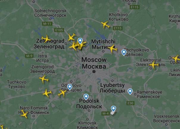 وتوقفت حركة المرور في مطار دوموديدوفو في منطقة موسكو