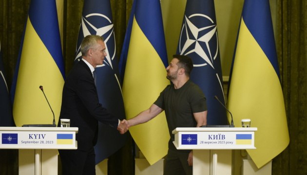 Зеленский встретился с генеральным секретарем НАТО Столтенбергом в Киеве