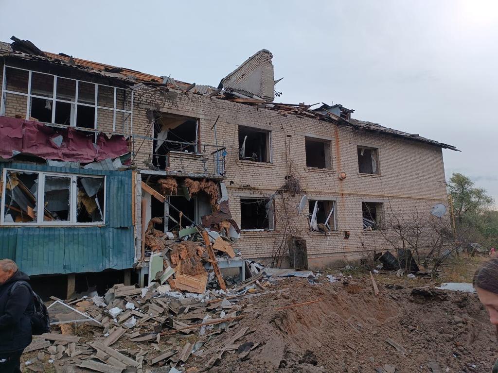 El ejército ruso lanzó un misil S-300 contra la ciudad de Peresichne, cerca de Kharkiv.