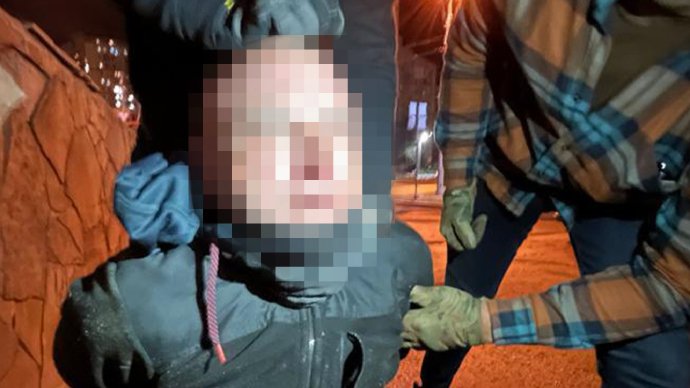 Der Sicherheitsdienst der Ukraine und die Polizei haben einen Saboteur festgenommen, der eine Tankstelle in Charkiw in die Luft sprengen wollte