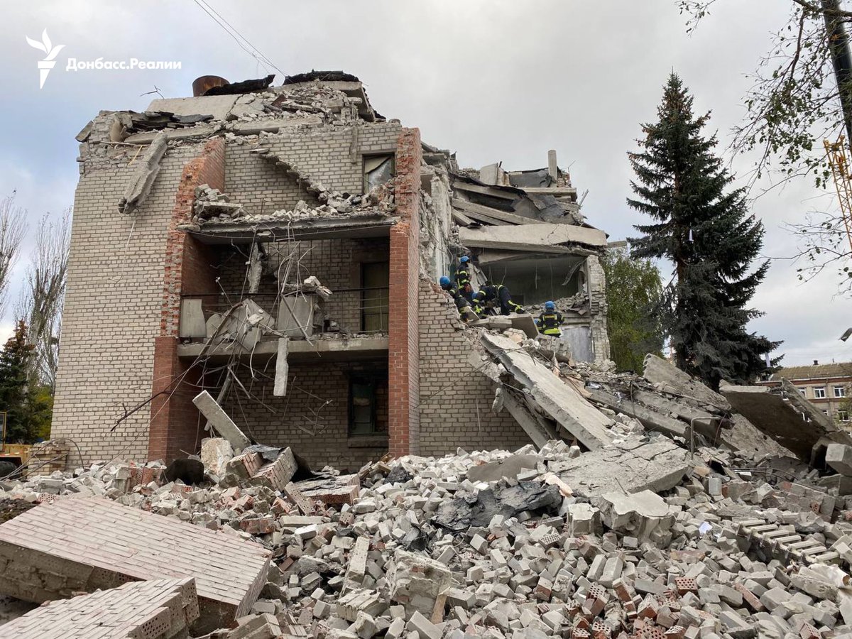Russian army shelled central Slovyansk overnight