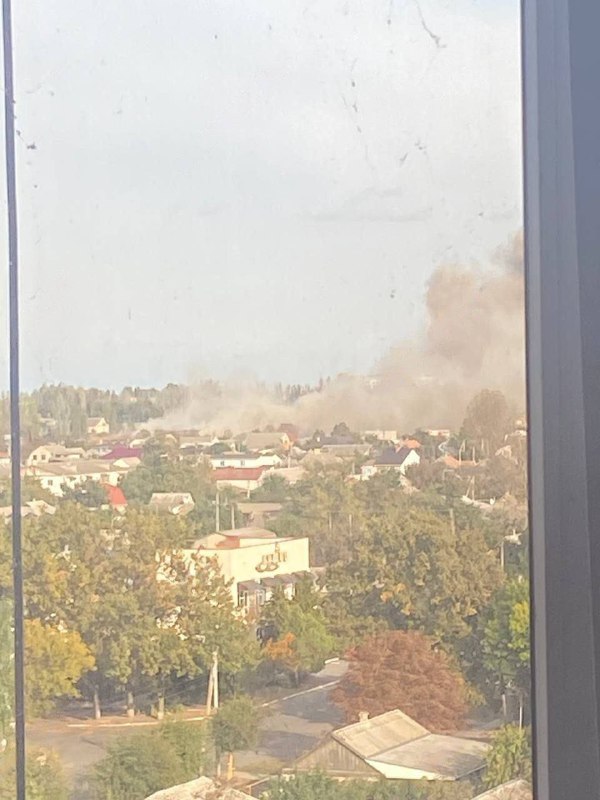 حريق في سكادوفسك بعد هجوم صاروخي مشتبه به