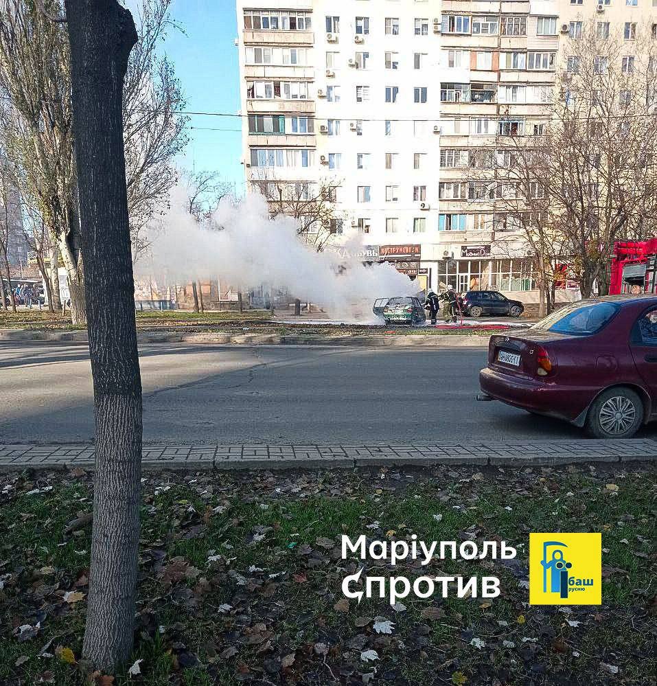 Mariupol'da iş polisine ait bir araç havaya uçuruldu